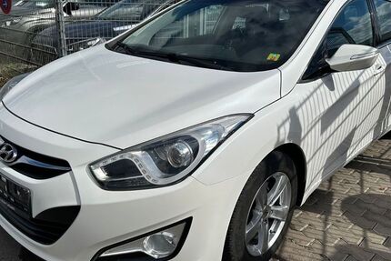 Hyundai i40 143.000 km 4.900 &euro; Saarlouis 66740