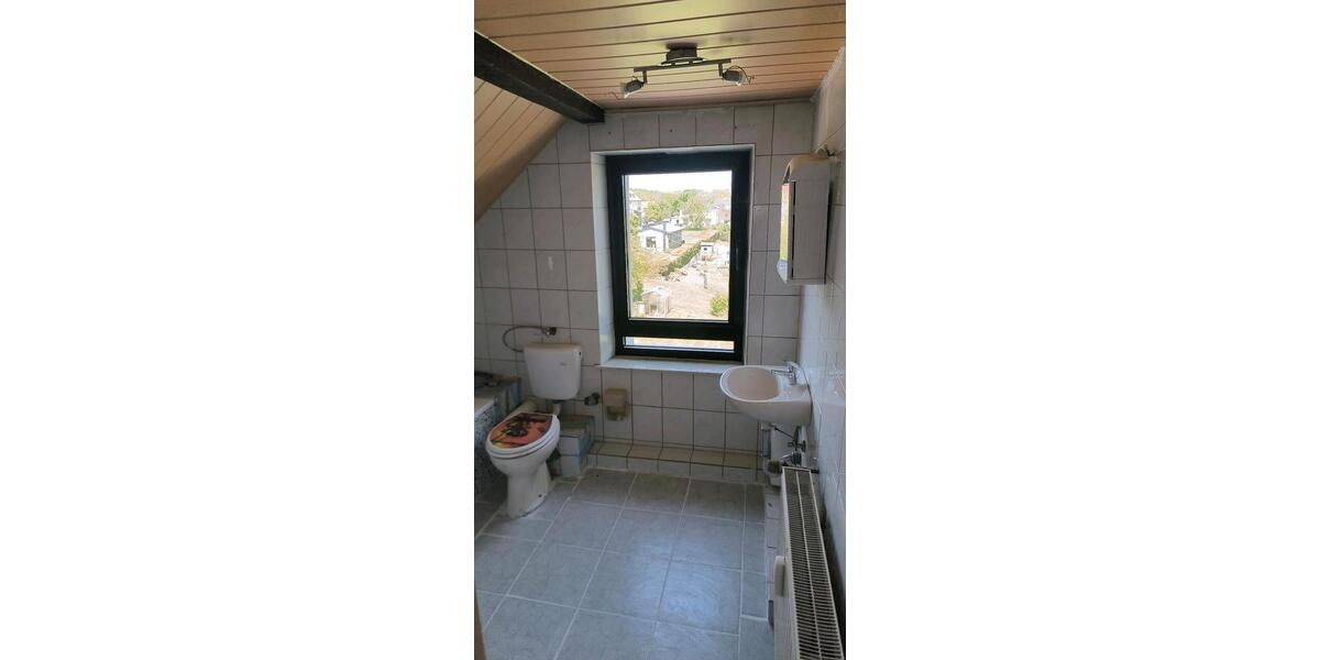 Dachgeschoßwohnung Quierschied - 2.5 Zimmer, 55 m&sup2;, 450&euro; | Angebot:26407086