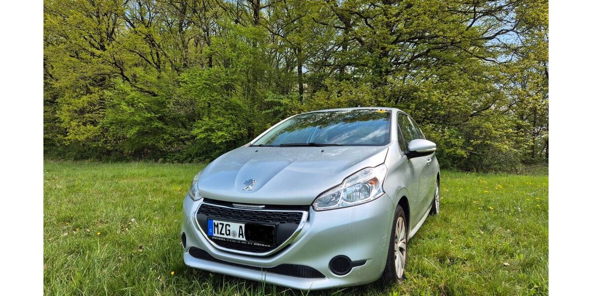Peugeot 208 42.200 km 3.200 &euro; Düppenweiler 66701