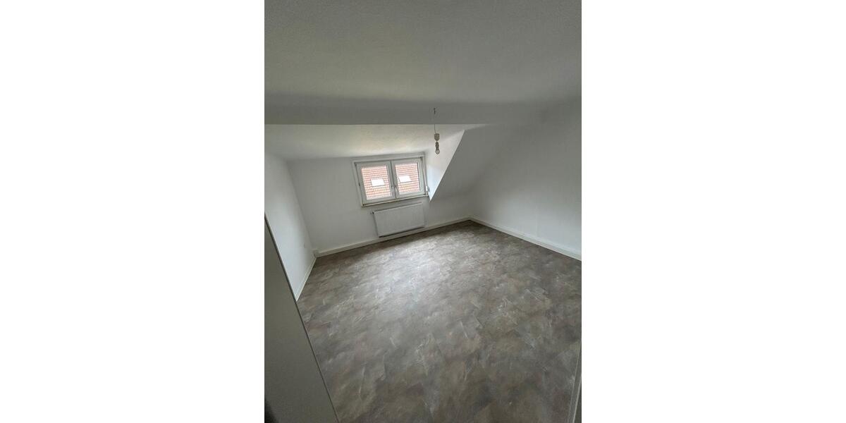 Dachgeschoßwohnung Neunkirchen - 3 Zimmer, 80 m&sup2;, 680&euro; | Angebot:25722976