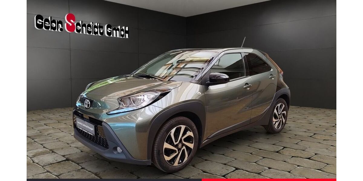 Toyota Aygo (X) 25.750 km 14.280 &euro; Schiffweiler 66578