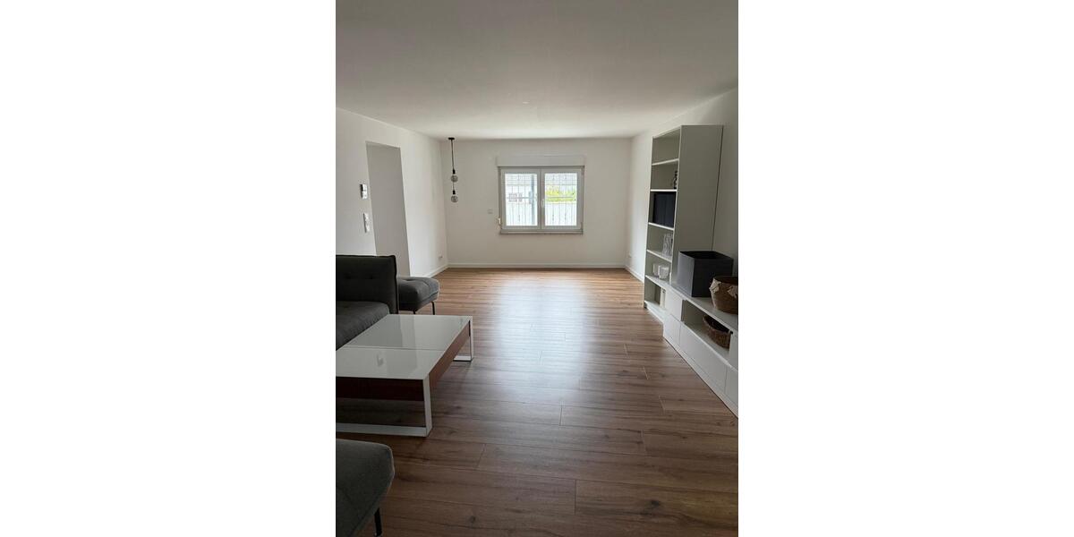 Dachgeschoßwohnung Homburg - 3 Zimmer, 100 m&sup2;, 1.300&euro; | Angebot:24848263