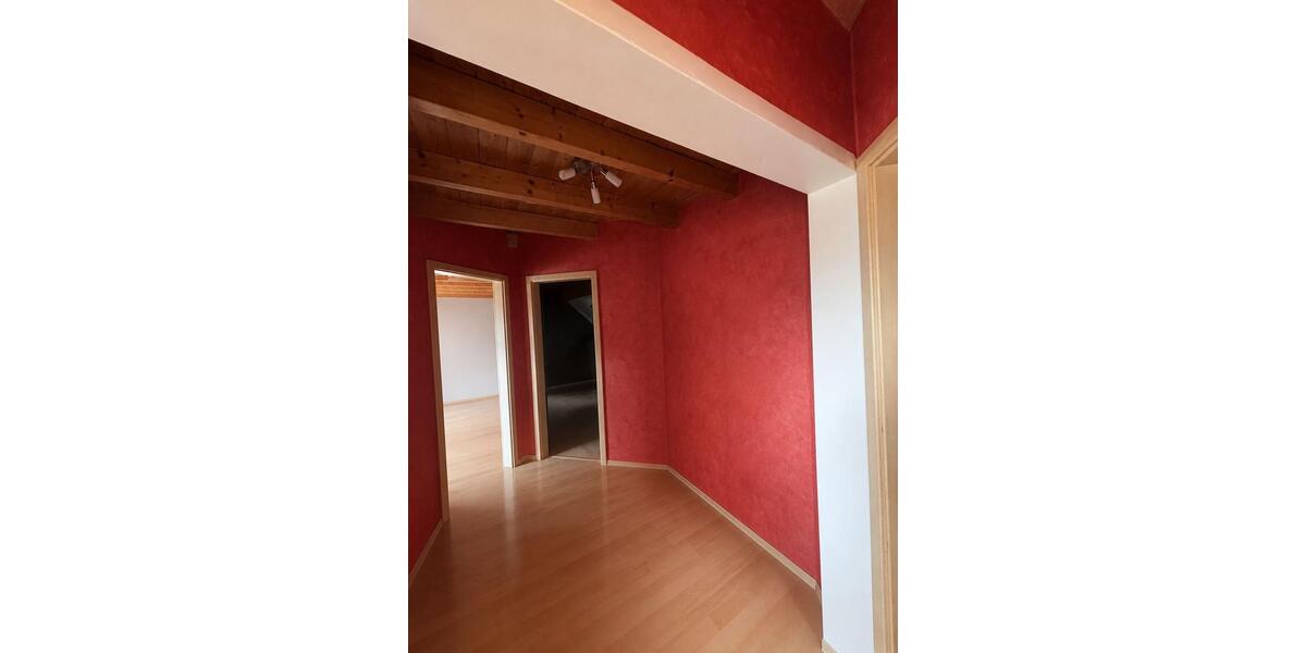 Reihenhaus Eppelborn - 8 Zimmer, 145 m&sup2;, 1.100&euro; | Angebot:26612377