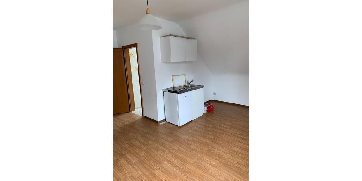 Dachgeschoßwohnung Saarbrücken Dudweiler - 1 Zimmer, 25 m&sup2;, 340&euro; | Angebot:24550102