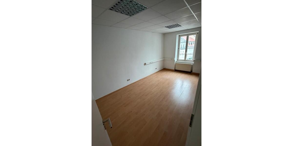 Etagenwohnung Saarbrücken Kieselhumes - 4 Zimmer, 130 m&sup2;, 1.100&euro; | Angebot:26566234