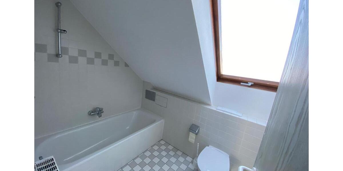 Dachgeschoßwohnung Saarbrücken Brebach-Fechingen - 2 Zimmer, 51 m&sup2;, 149.900&euro; | Angebot:24545323