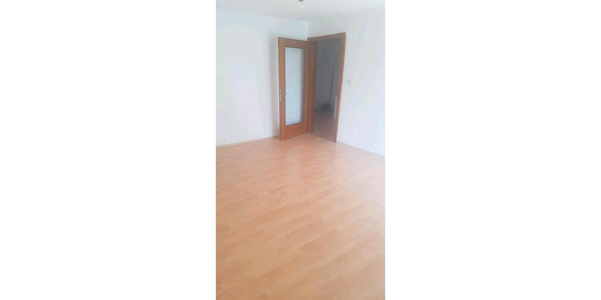 Dachgeschoßwohnung Eppelborn - 1 Zimmer, 60 m&sup2;, 500&euro; | Angebot:25350181