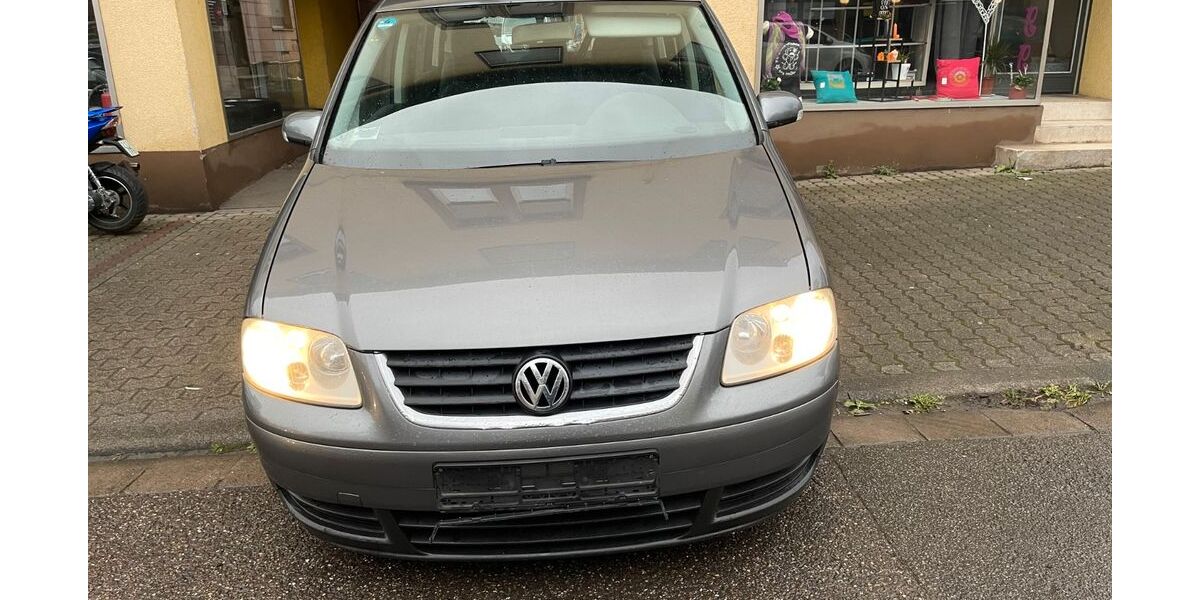 VW Touran 208.000 km 2.000 &euro; Völklingen 66333