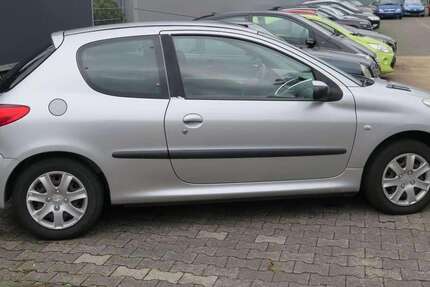 Peugeot 206 122.300 km 2.750 &euro; Saarbrücken 66117