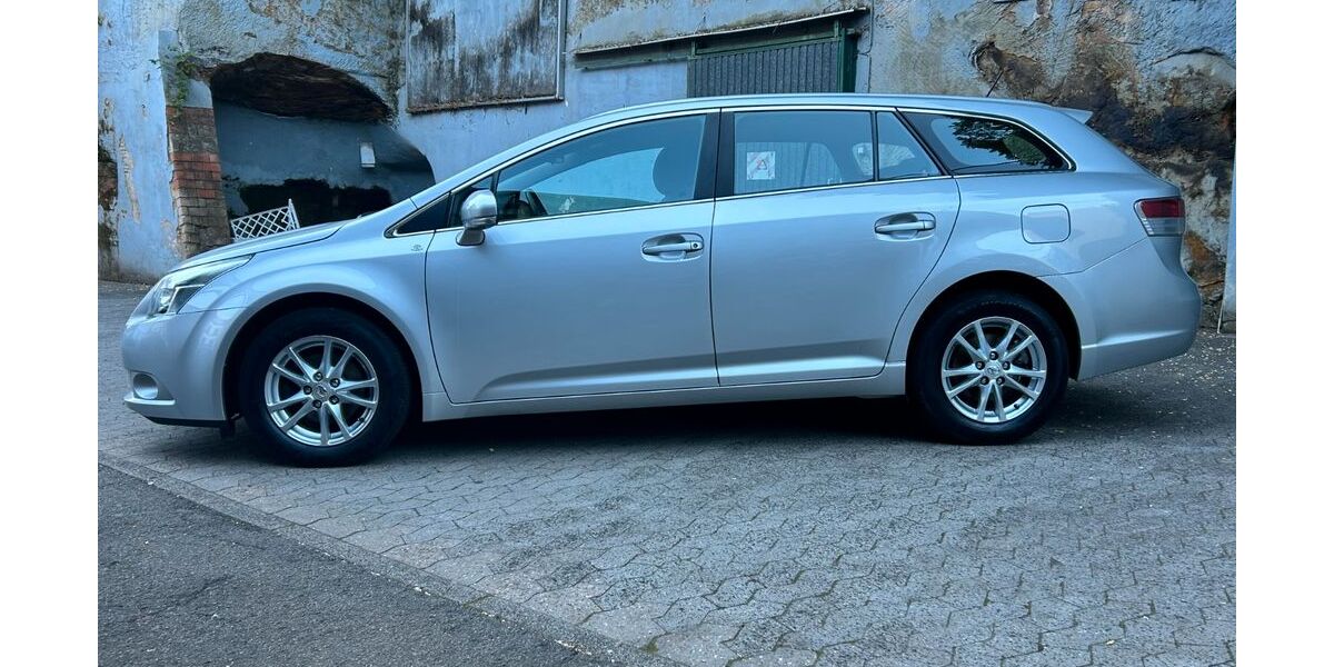 Toyota Avensis 178.000 km 6.500 &euro; Saarbrücken 66117