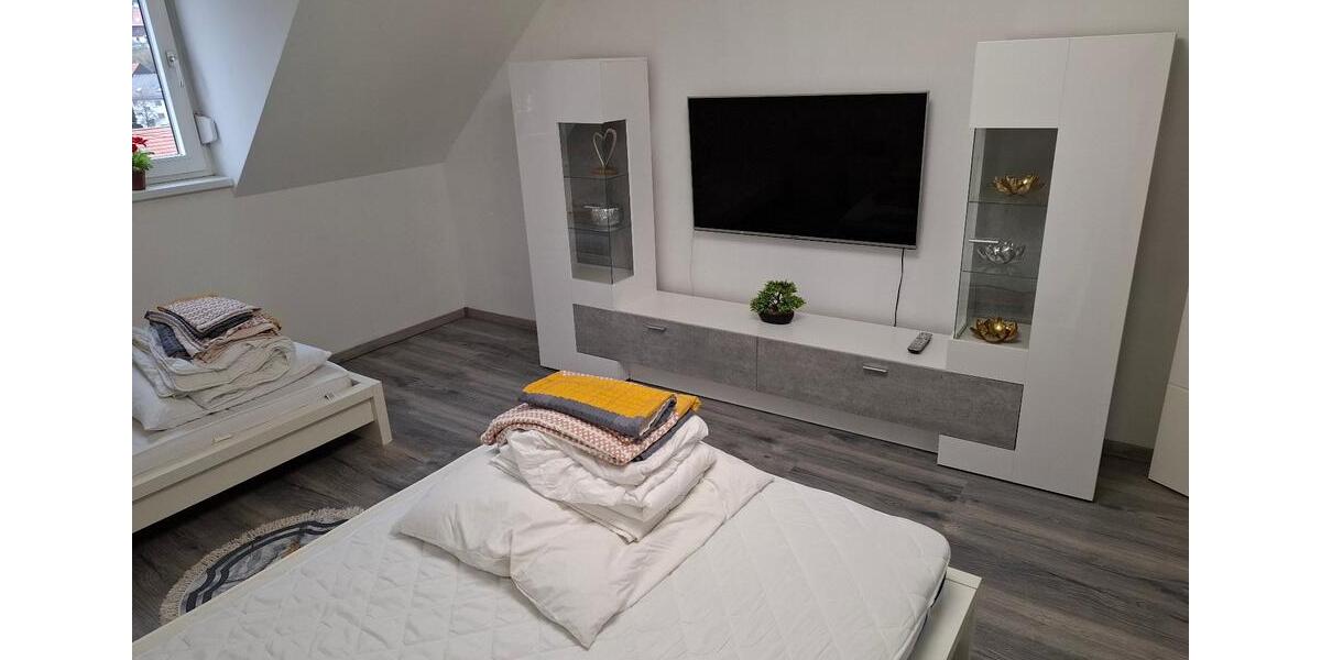 Dachgeschoßwohnung Saarbrücken Neue Bremm - 4 Zimmer, 84 m&sup2;, 840&euro; | Angebot:25331927