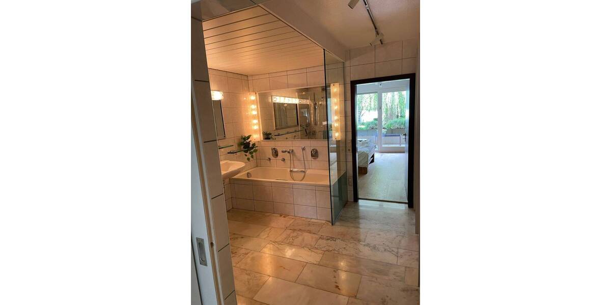 Etagenwohnung Saarbrücken St Johann - 4 Zimmer, 141 m&sup2;, 1.765&euro; | Angebot:25701499