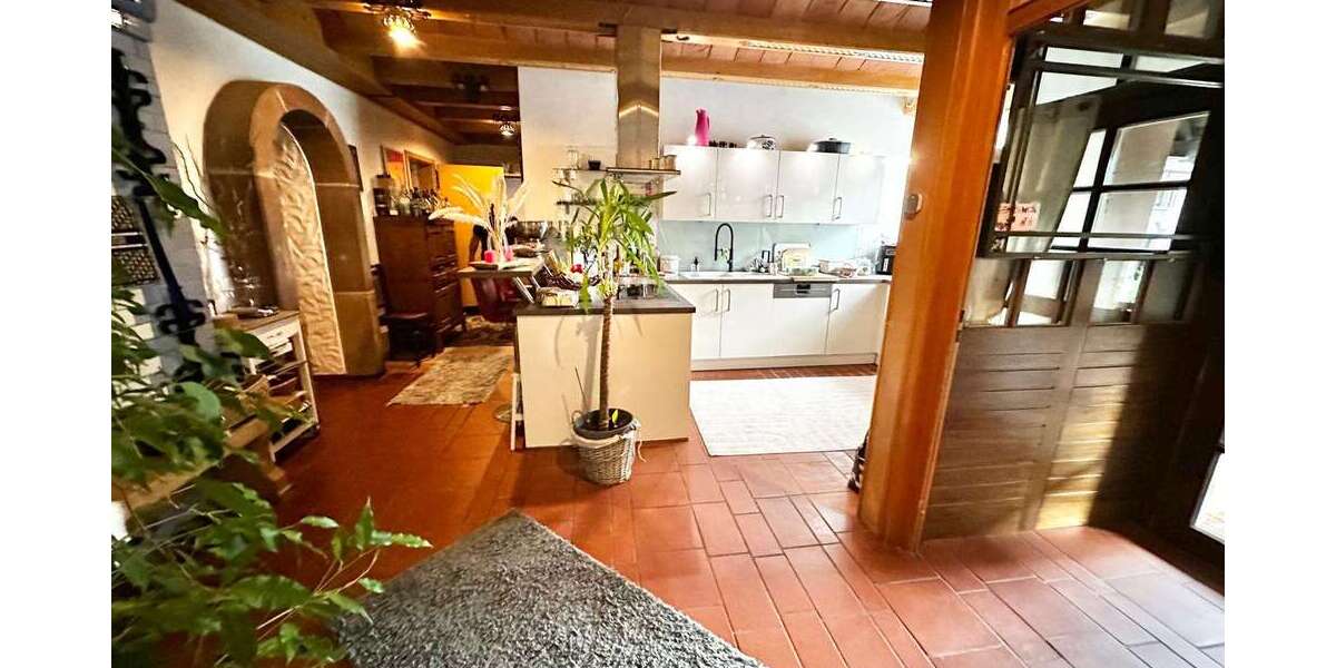 Etagenwohnung Bexbach - 3 Zimmer, 136 m&sup2;, 179.000&euro; | Angebot:25988503