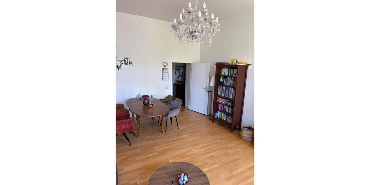 Etagenwohnung Saarbrücken Eschberg - 4 Zimmer, 120 m&sup2;, 1.120&euro; | Angebot:26561984