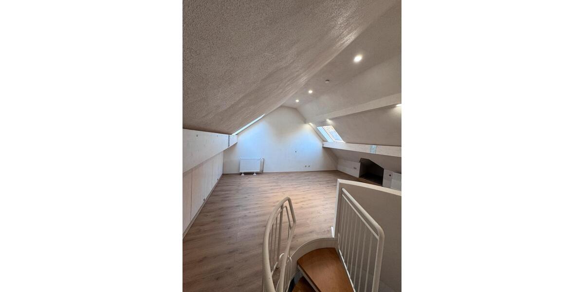 Etagenwohnung Homburg - 2.5 Zimmer, 80 m&sup2;, 700&euro; | Angebot:25905771