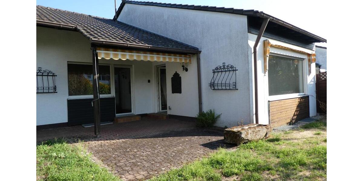 Reihenhaus Saarbrücken Brebach-Fechingen - 6 Zimmer, 195 m&sup2;, 349.000&euro; | Angebot:27166522