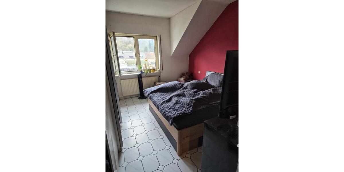 Dachgeschoßwohnung Völklingen - 3 Zimmer, 72 m&sup2;, 500&euro; | Angebot:24704339