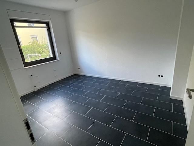 Etagenwohnung Saarbrücken Neue Bremm - 5 Zimmer, 125 m&sup2;, 1.050&euro; | Angebot:23397993