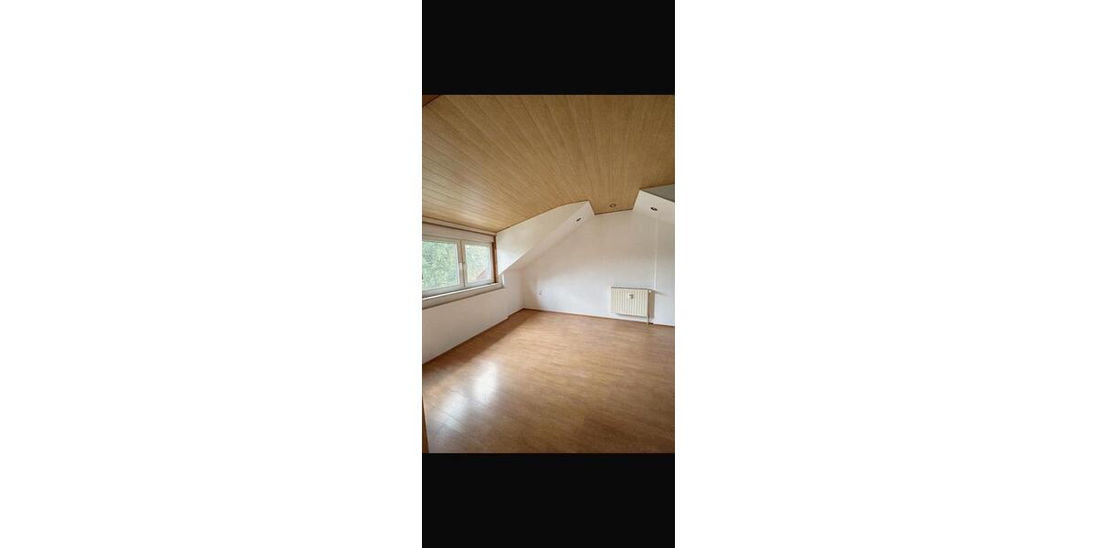 Dachgeschoßwohnung Riegelsberg - 3 Zimmer, 85 m&sup2;, 790&euro; | Angebot:25954759