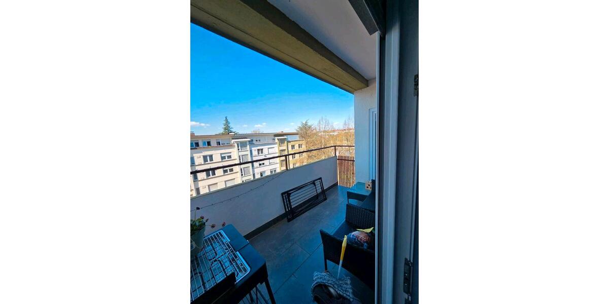 Dachgeschoßwohnung Saarbrücken Neue Bremm - 4 Zimmer, 86 m&sup2;, 1.700&euro; | Angebot:26002811