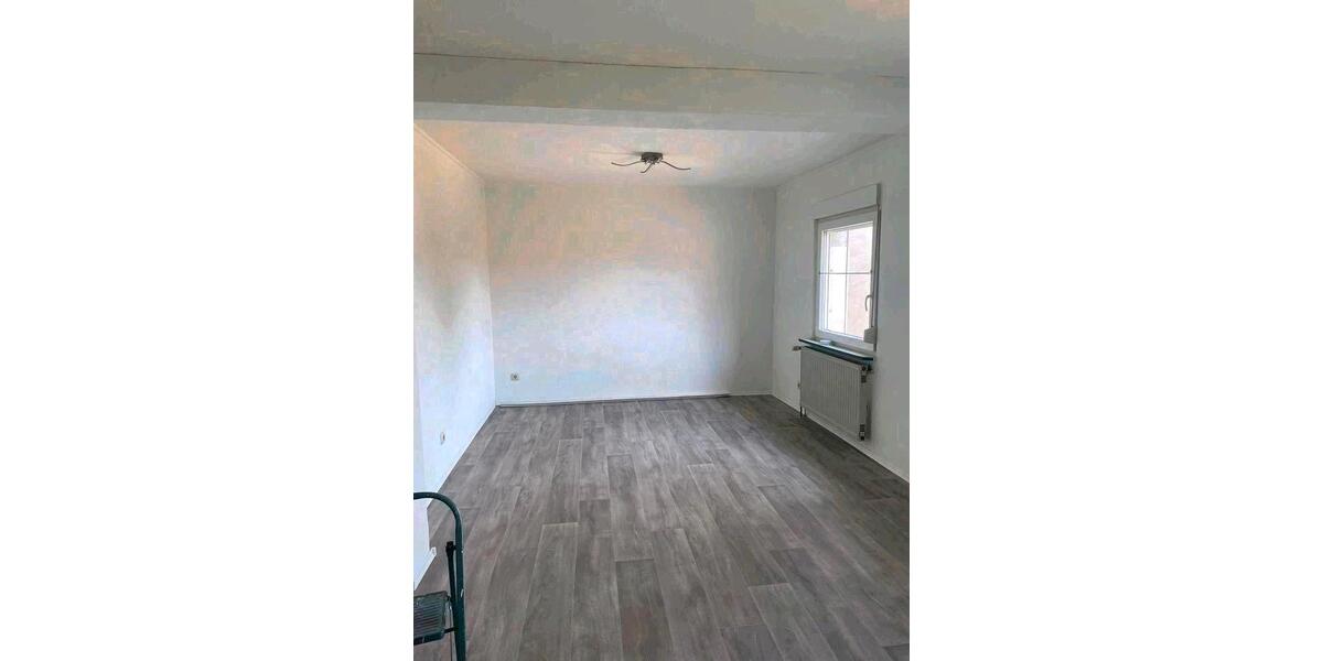 Etagenwohnung Neunkirchen Heinitz - 4 Zimmer, 85 m&sup2;, 800&euro; | Angebot:26699844