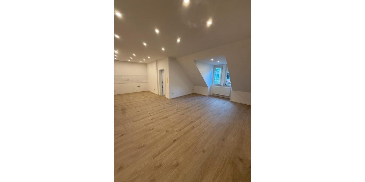Dachgeschoßwohnung Saarbrücken Eschberg - 2 Zimmer, 60 m&sup2;, 690&euro; | Angebot:26625499