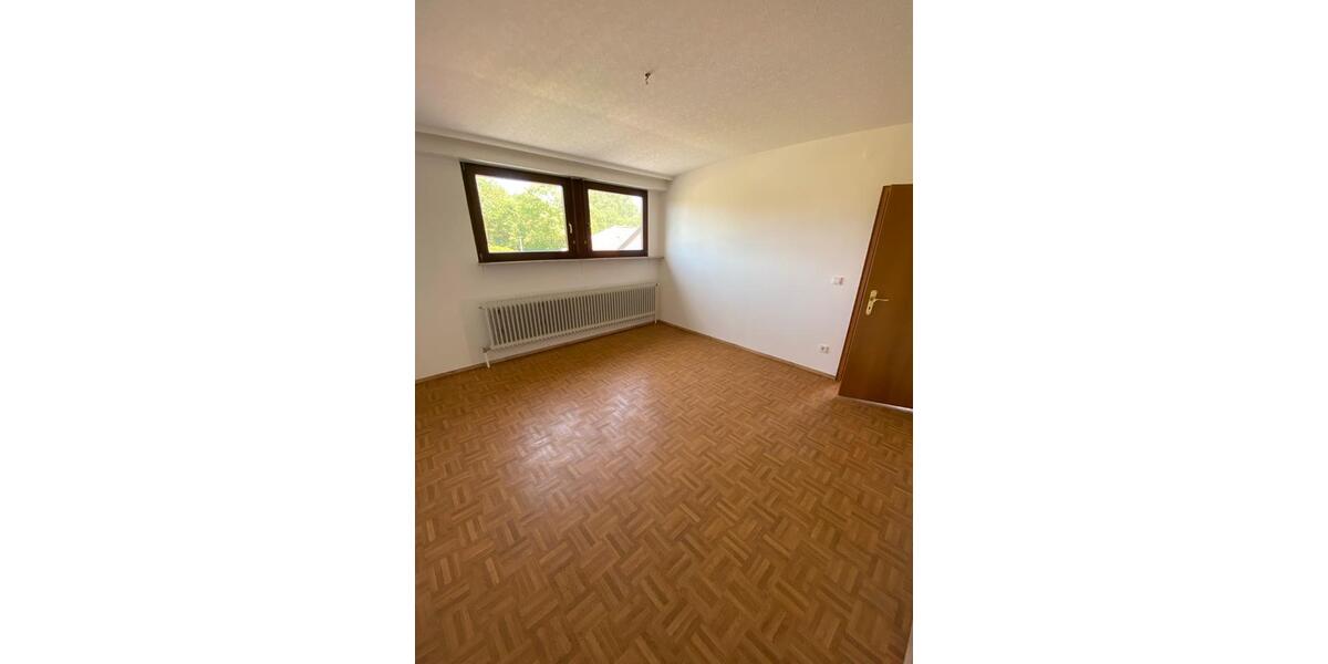 Dachgeschoßwohnung Saarlouis - 3 Zimmer, 81 m&sup2;, 820&euro; | Angebot:25712634