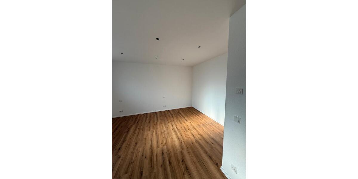 Erdgeschoßwohnung Saarlouis - 2 Zimmer, 77 m&sup2;, 850&euro; | Angebot:25838097