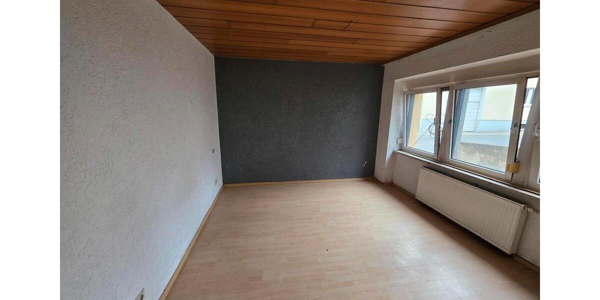 Etagenwohnung Bexbach - 2 Zimmer, 91 m&sup2;, 700&euro; | Angebot:26597293