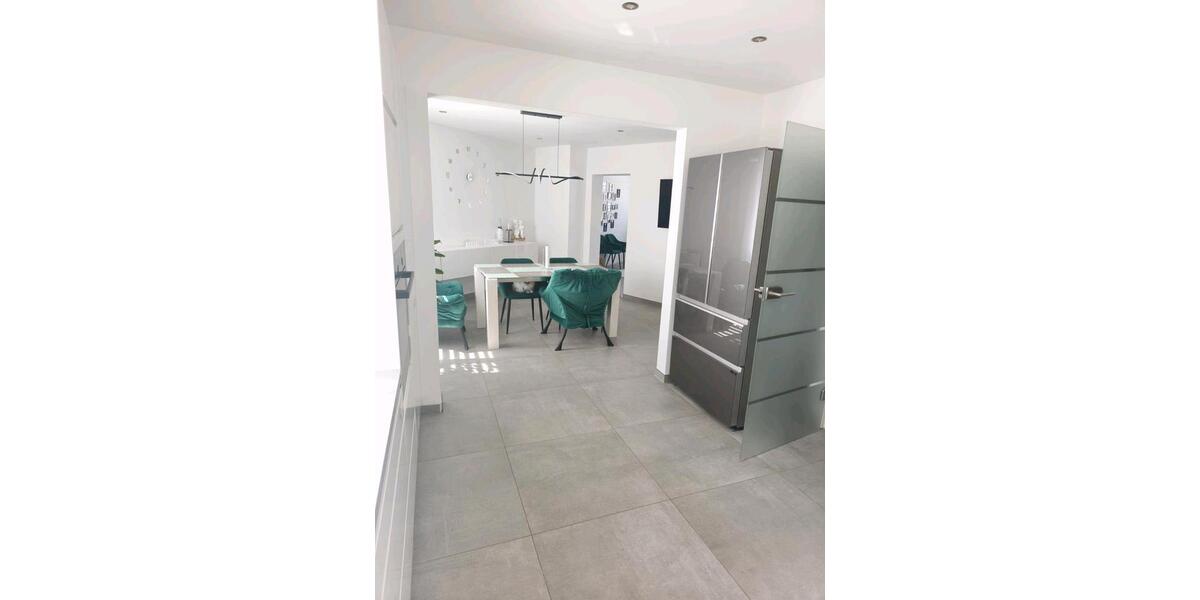 Etagenwohnung Zweibrücken - 2 Zimmer, 95 m&sup2;, 950&euro; | Angebot:26676852