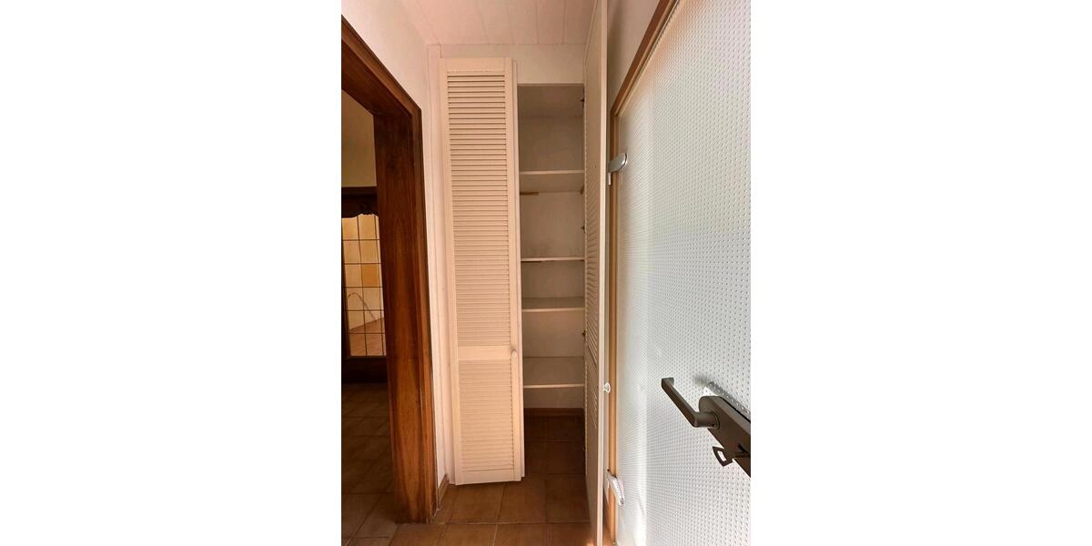 Etagenwohnung Saarbrücken Eschberg - 3 Zimmer, 100 m&sup2;, 750&euro; | Angebot:25366214