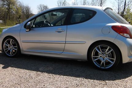 Peugeot 207 99.600 km 4.900 &euro; Lebach 66822