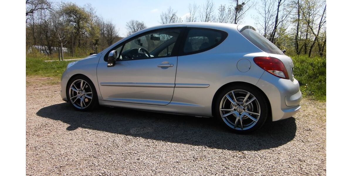 Peugeot 207 99.600 km 4.900 &euro; Lebach 66822