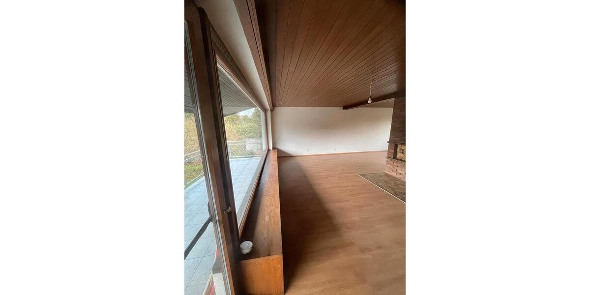 Etagenwohnung Schiffweiler - 4 Zimmer, 100 m&sup2;, 690&euro; | Angebot:25905779