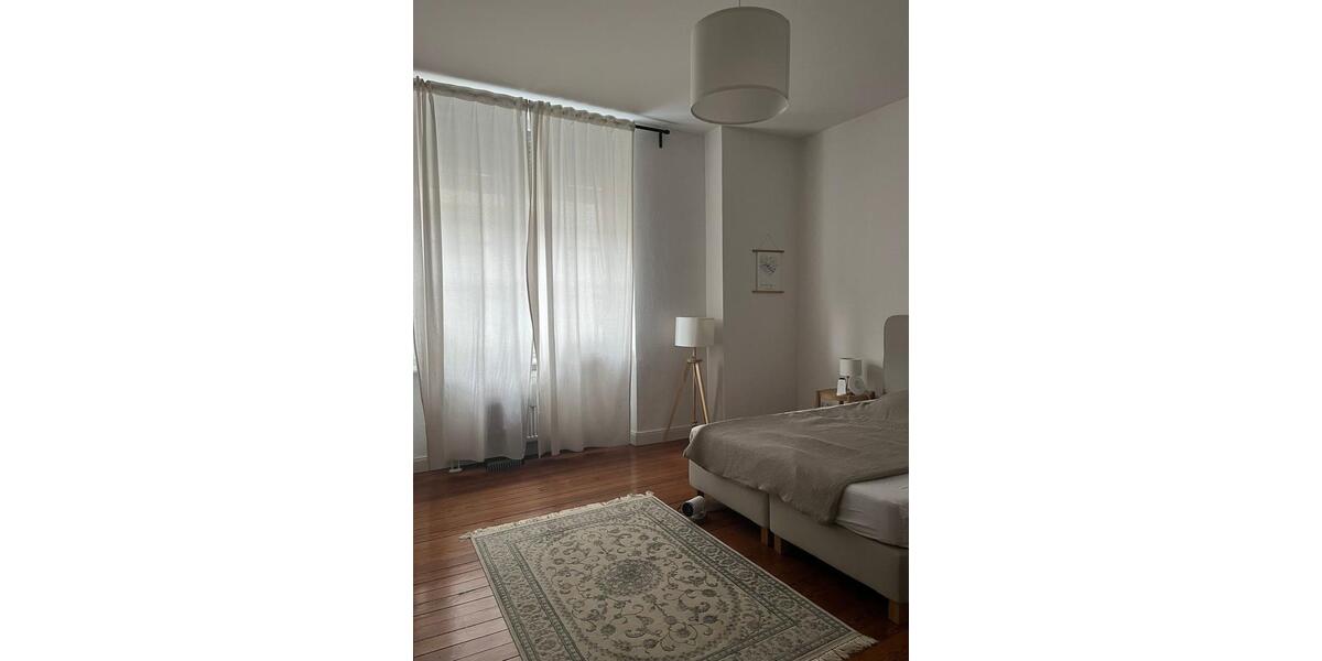 Etagenwohnung Saarbrücken - 4 Zimmer, 105 m&sup2;, 1.250&euro; | Angebot:25958793