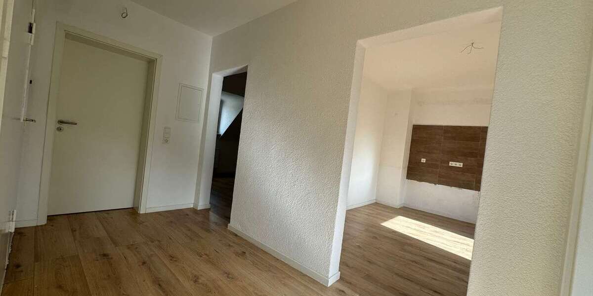 Helle 3-Zimmer-Dachgeschosswohnung in St. Ingbert-Rentrisch ( Saniert) - 3- Sankt Ingbert | Angebot:27111787