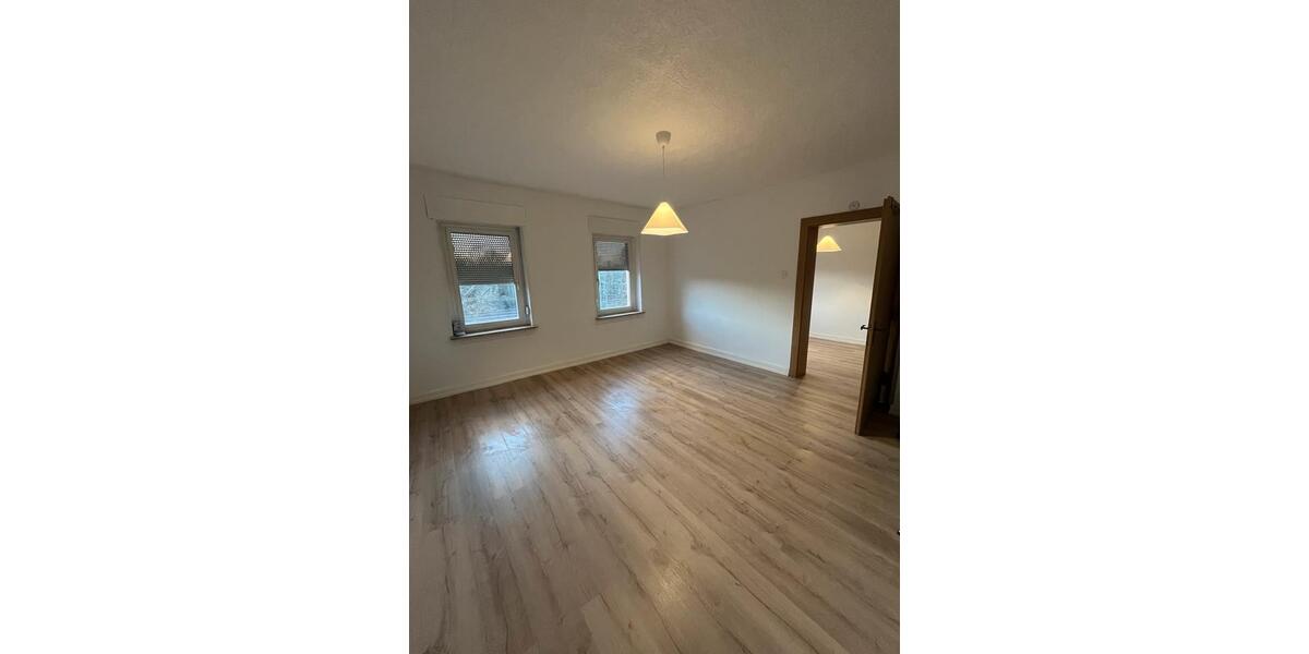 Etagenwohnung Saarbrücken Eschberg - 3 Zimmer, 75 m&sup2;, 680&euro; | Angebot:25614160