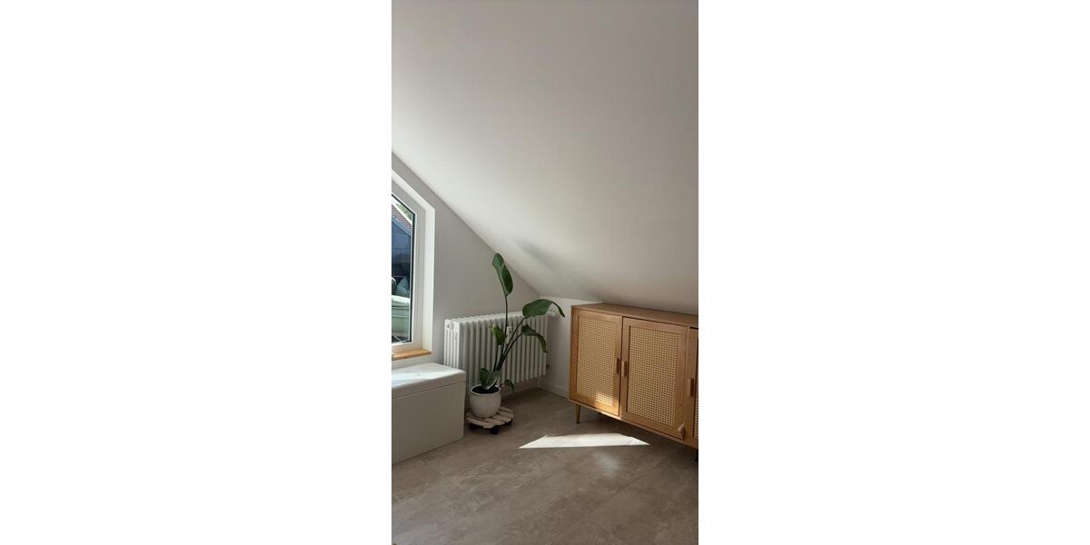 Dachgeschoßwohnung Saarbrücken Eschberg - 2 Zimmer, 60 m&sup2;, 890&euro; | Angebot:25888024