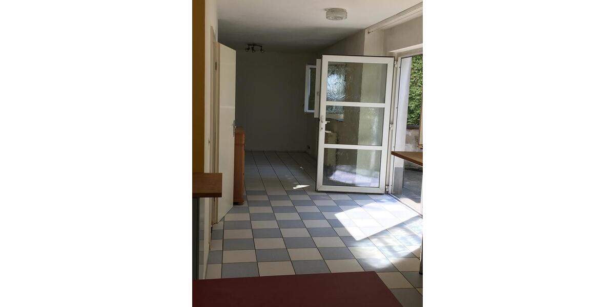 Etagenwohnung Blieskastel - 1.5 Zimmer, 70 m&sup2;, 650&euro; | Angebot:25396660