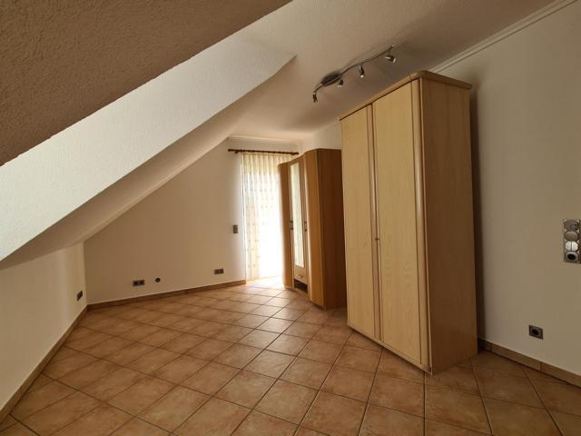 Exklusives neuwertiges Wohnhaus in schöner Stadtrandlage - Einfamilienhaus Homburg | Angebot:26882575