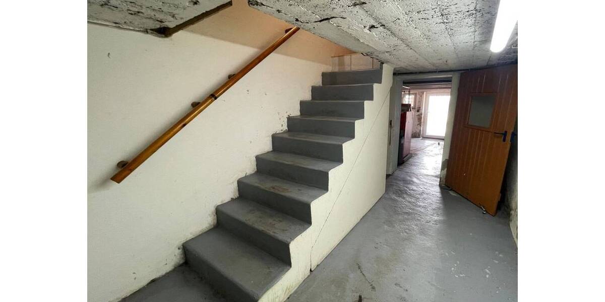 Reihenmittelhaus Überherrn Berus - 7 Zimmer, 175 m&sup2;, 140.000&euro; | Angebot:25731180