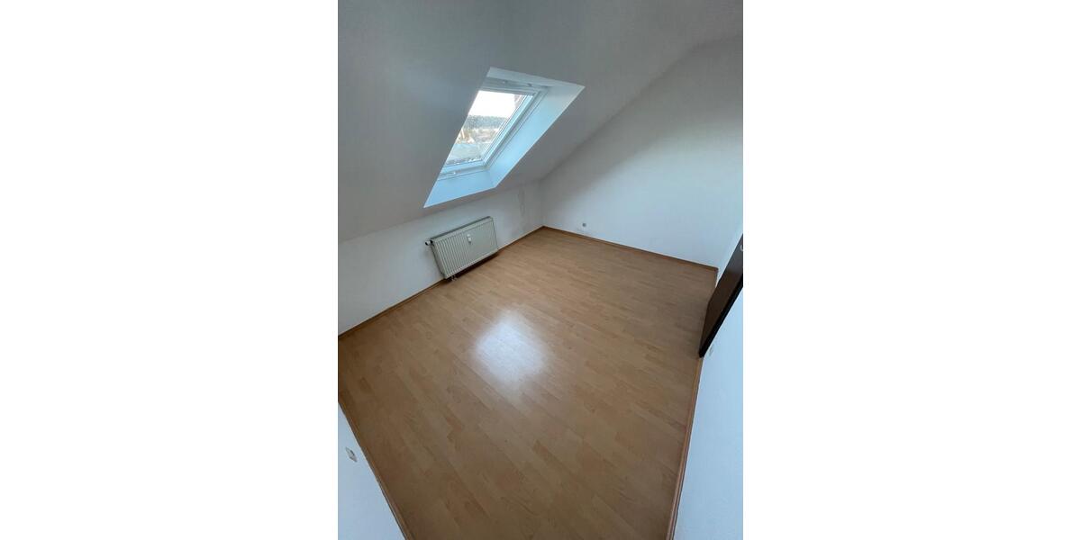 Dachgeschoßwohnung Homburg - 3 Zimmer, 63 m&sup2;, 1.100&euro; | Angebot:25968190