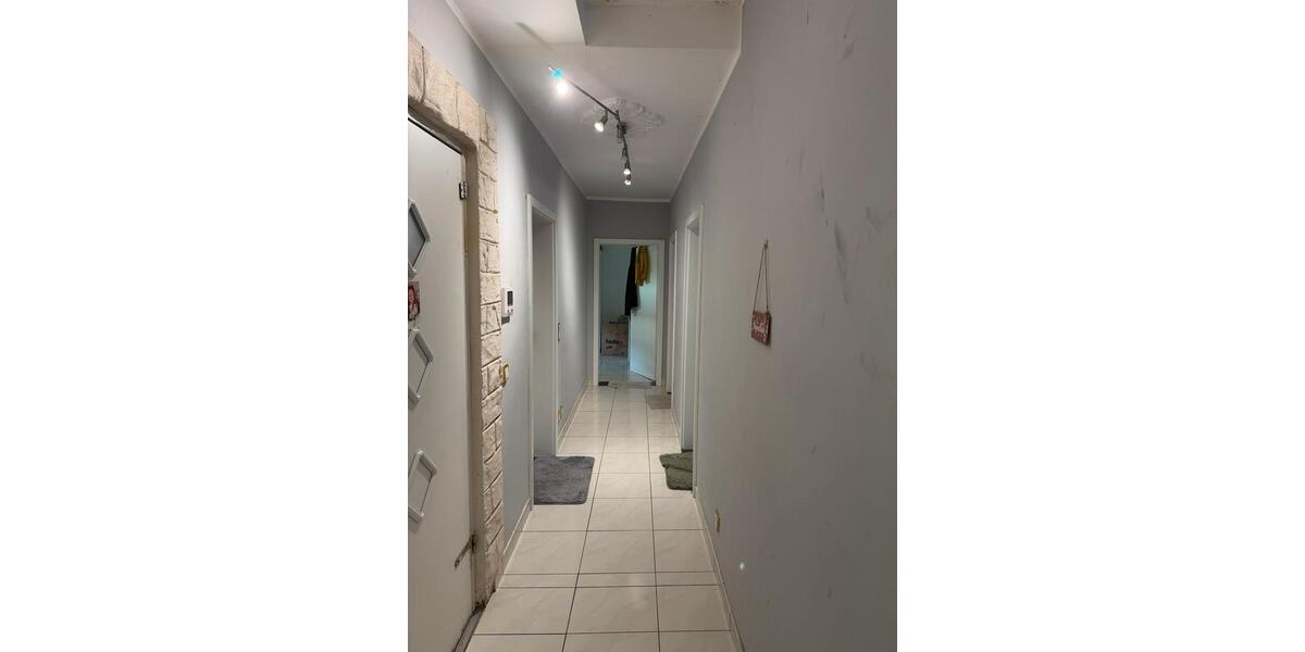Etagenwohnung Saarbrücken Eschberg - 4 Zimmer, 90 m&sup2;, 750&euro; | Angebot:26702410