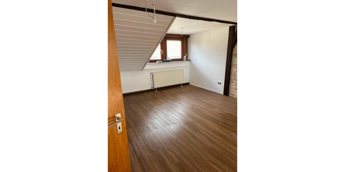 Dachgeschoßwohnung Neunkirchen - 2 Zimmer, 65 m&sup2;, 490&euro; | Angebot:25921066