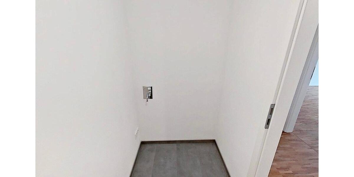 Etagenwohnung Saarbrücken - 3 Zimmer, 103 m&sup2;, 1.350&euro; | Angebot:25543578