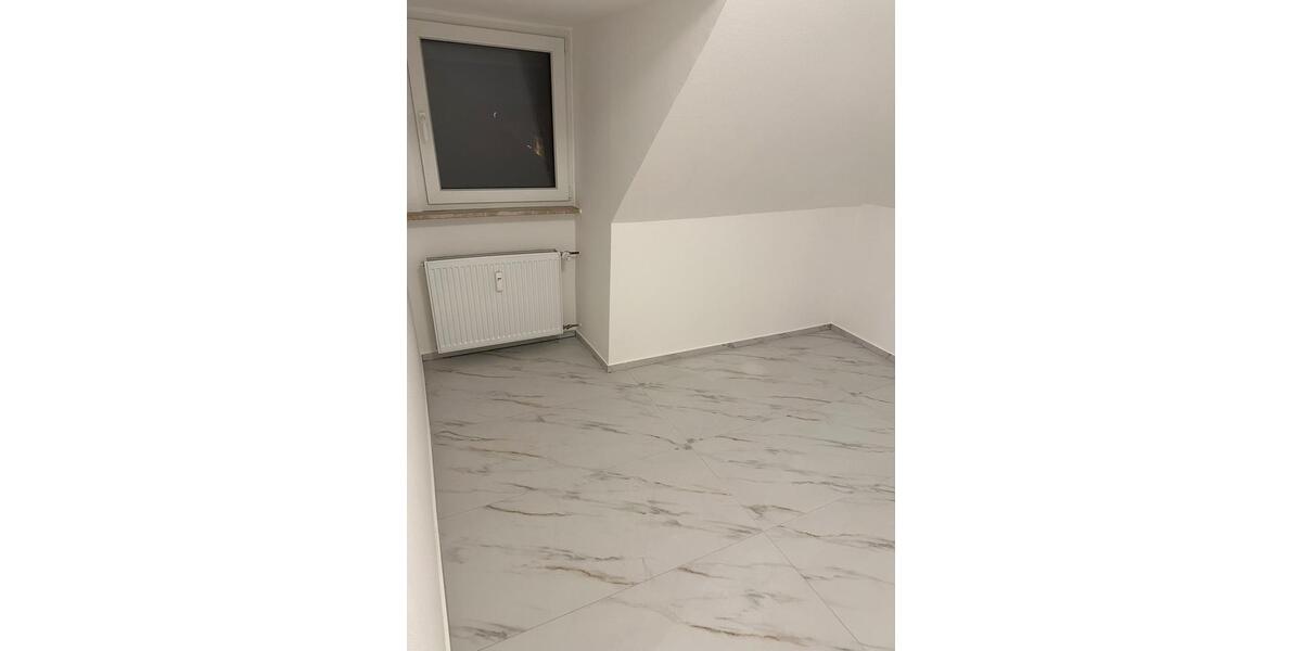Dachgeschoßwohnung Dillingen (Saar) - 3 Zimmer, 73 m&sup2;, 700&euro; | Angebot:26700923