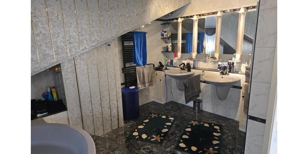 Etagenwohnung Saarbrücken Brebach-Fechingen - 8 Zimmer, 285 m&sup2;, 375.000&euro; | Angebot:26050619