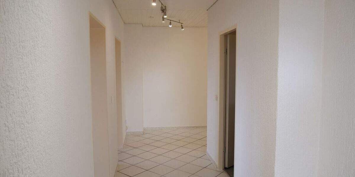 Etagenwohnung Sankt Ingbert Rohrbach - 3 Zimmer, 92 m&sup2;, 199.000&euro; | Angebot:25667231