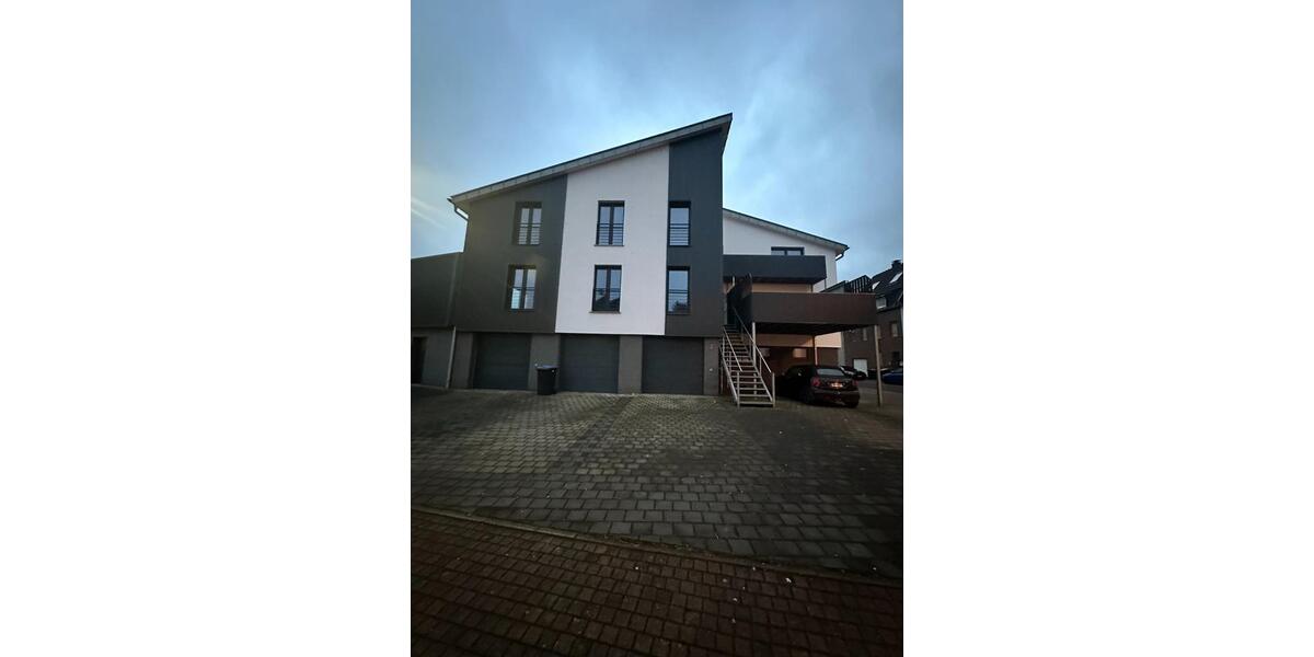 Doppelhaushälfte Püttlingen - 4 Zimmer, 230 m&sup2;, 1.930&euro; | Angebot:24895523