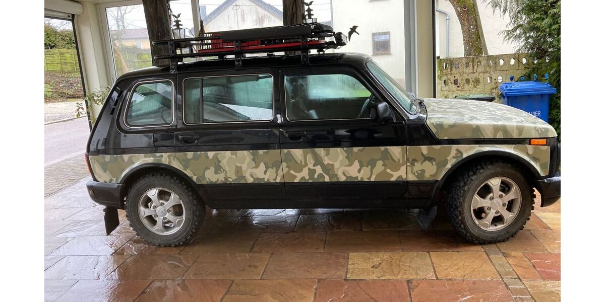 Lada Urban 80.000 km 12.500 &euro; Wallerfangen 66798